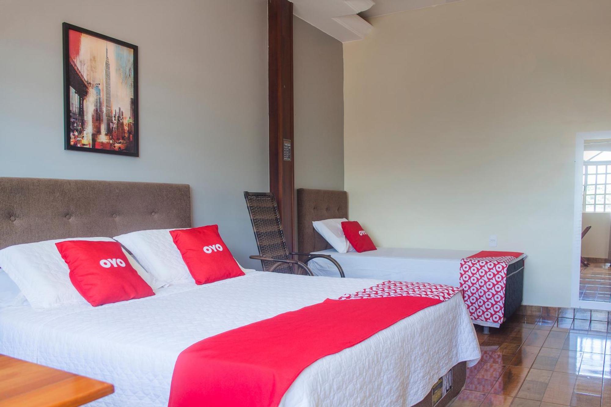 Oyo M&J Hotel Santo Antônio do Descoberto 외부 사진